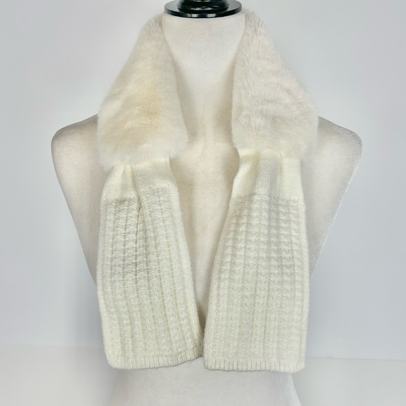 Pale cream faux-fur neck warmer - Picture 3 of 3